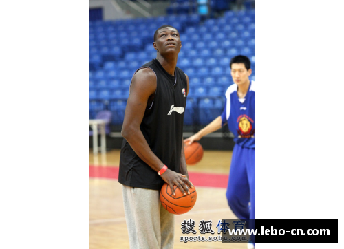 魔球时刻：足球比赛中的战术智慧与精彩瞬间